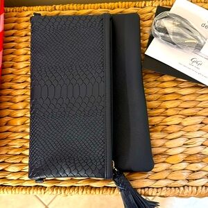 Navy clutch reptile texture NWT